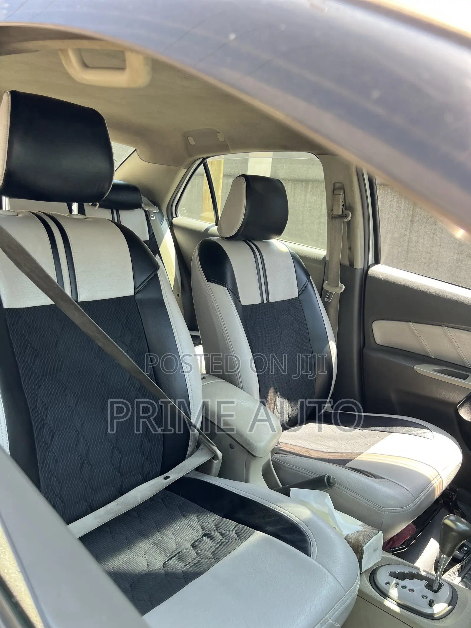 Toyota Yaris 2010 Silver