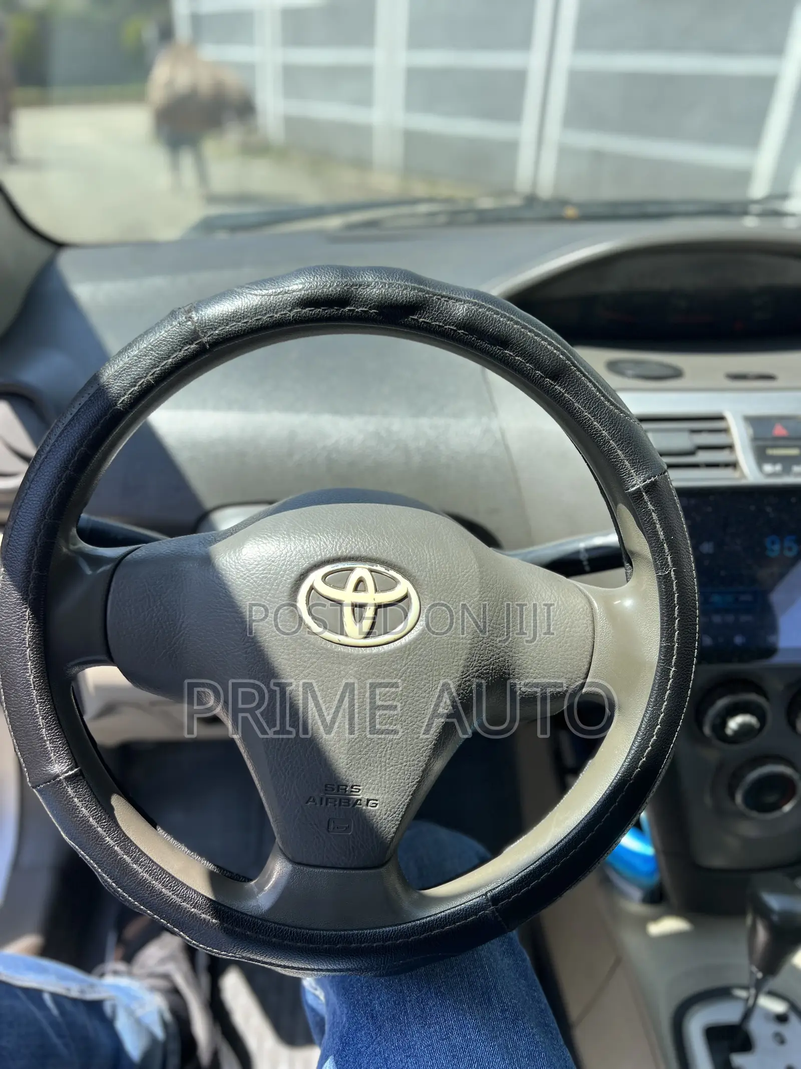 Toyota Yaris 2010 Silver