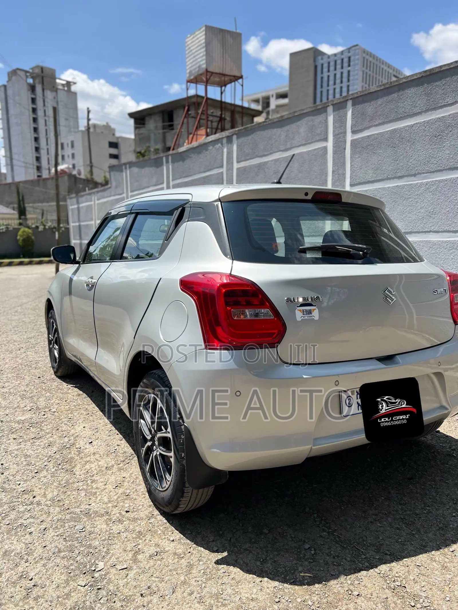 Suzuki Swift 2021 Silver