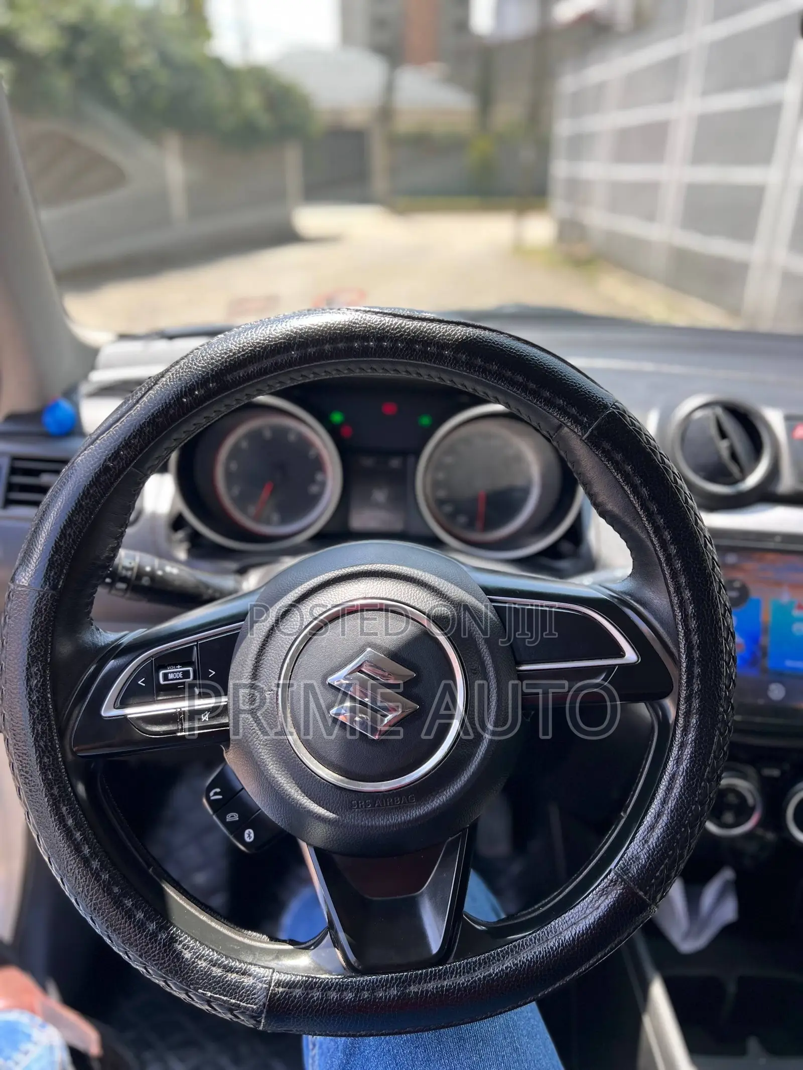 Suzuki Swift 2021 Silver