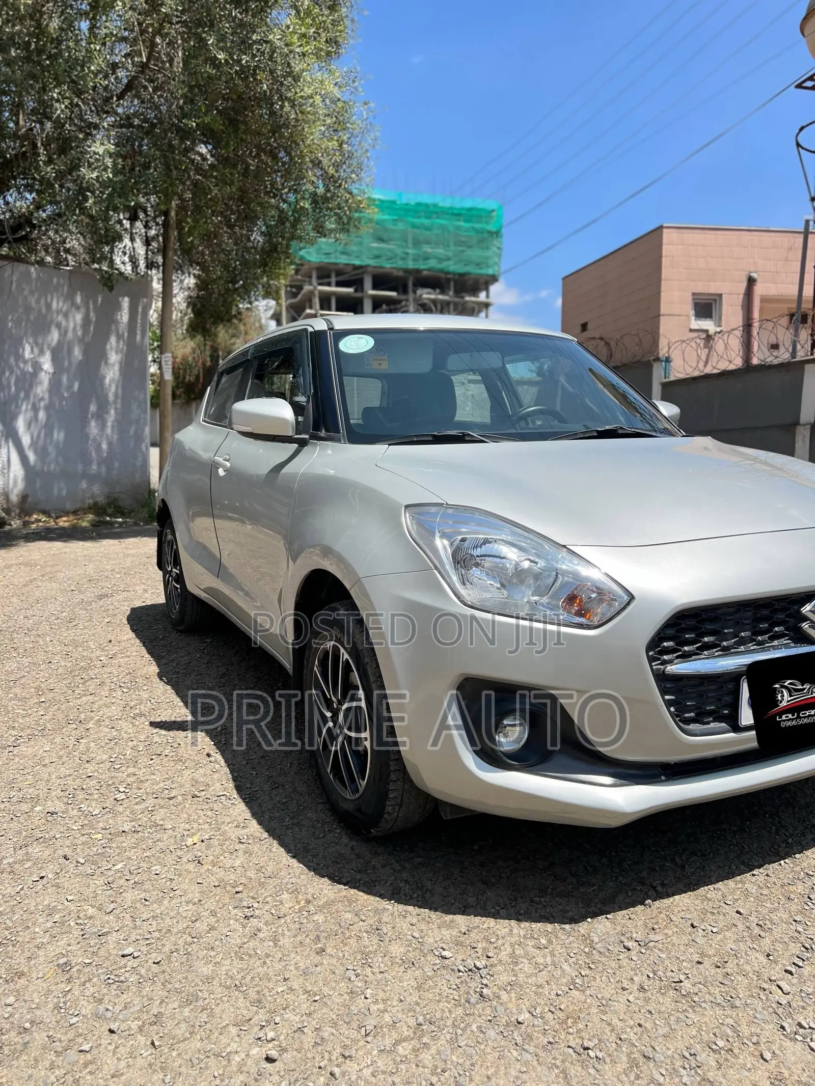 Suzuki Swift 2021 Silver