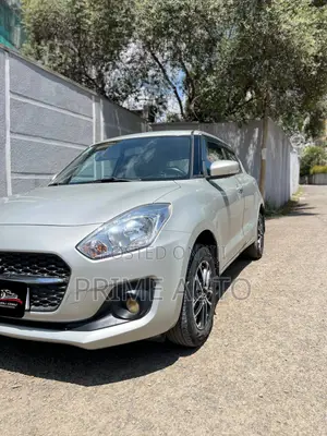 Suzuki Swift 2021 Silver