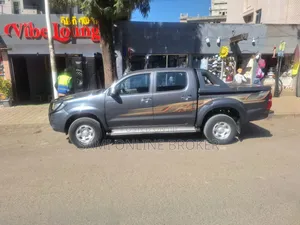 Toyota Hilux 2012 Black