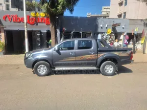 Toyota Hilux 2012 Black