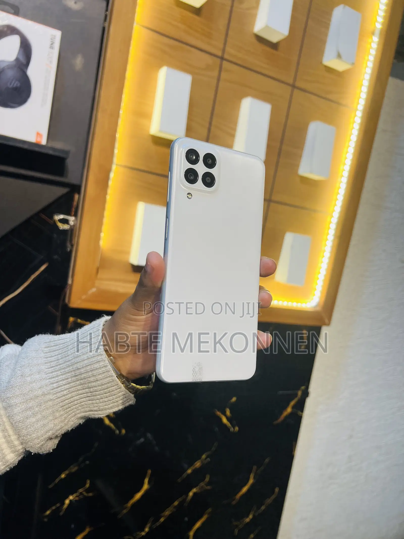 New Samsung Galaxy M33 5G 128 GB Silver