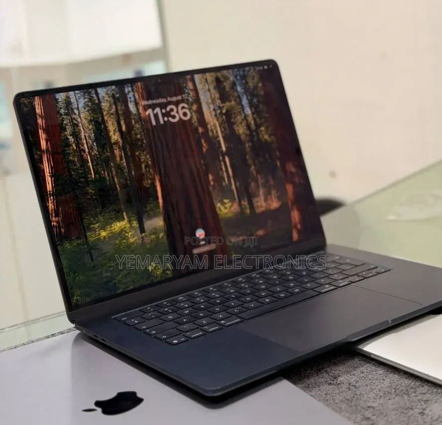 New Laptop Apple MacBook Air 2025 M4 16GB Apple M4 SSD 256GB