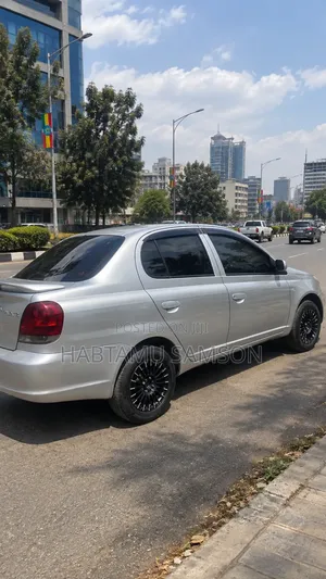 Toyota Platz 2005 Silver