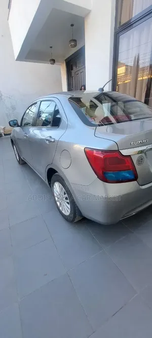 Suzuki Dzire 2022 Silver