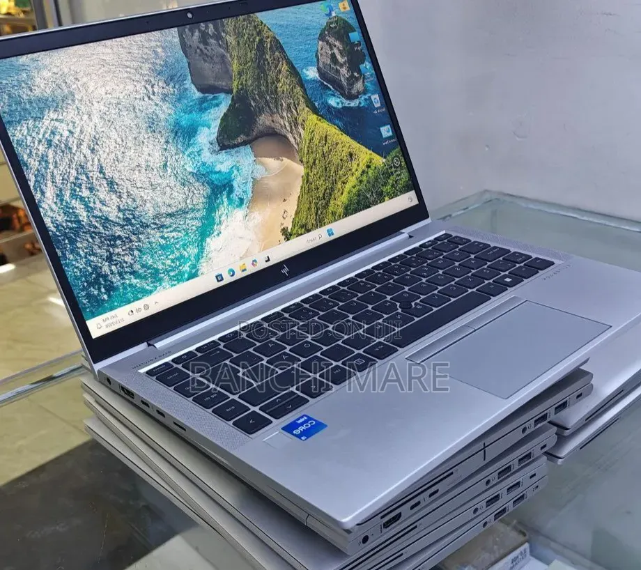 New Laptop HP EliteBook 830 G8 16GB Intel Core i7 SSD 512GB