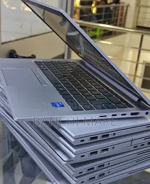 New Laptop HP EliteBook 830 G8 16GB Intel Core i7 SSD 512GB