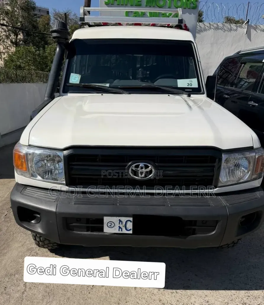 Toyota Land Cruiser 2020 White