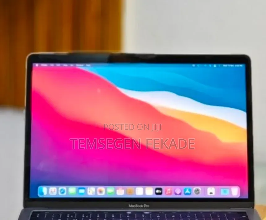 New Laptop Apple MacBook Pro 2018 16GB Intel Core i5 SSD 512GB