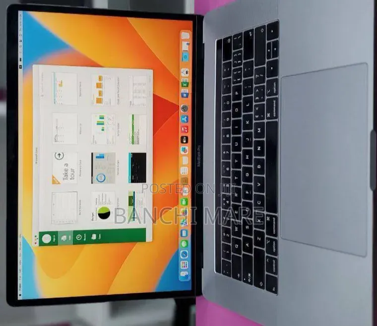 New Laptop Apple MacBook Pro 2018 16GB Intel Core i5 SSD 512GB