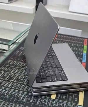 New Laptop Apple MacBook Pro 2021 M1 16GB Apple M1 Pro SSD 1T