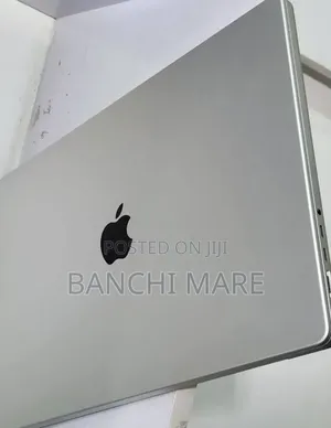 New Laptop Apple MacBook Air 2024 M3 24GB Apple M3 SSD 512GB
