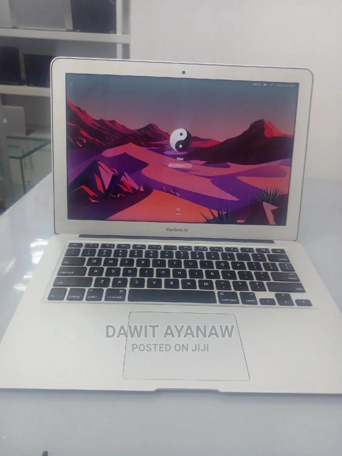 New Laptop Apple MacBook 2015 8GB Intel Core I5 SSD 128GB