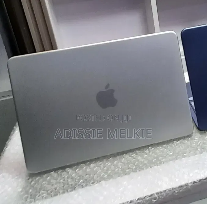 New Laptop Apple MacBook Neo 2026 8GB Intel Core 5 SSD 512GB