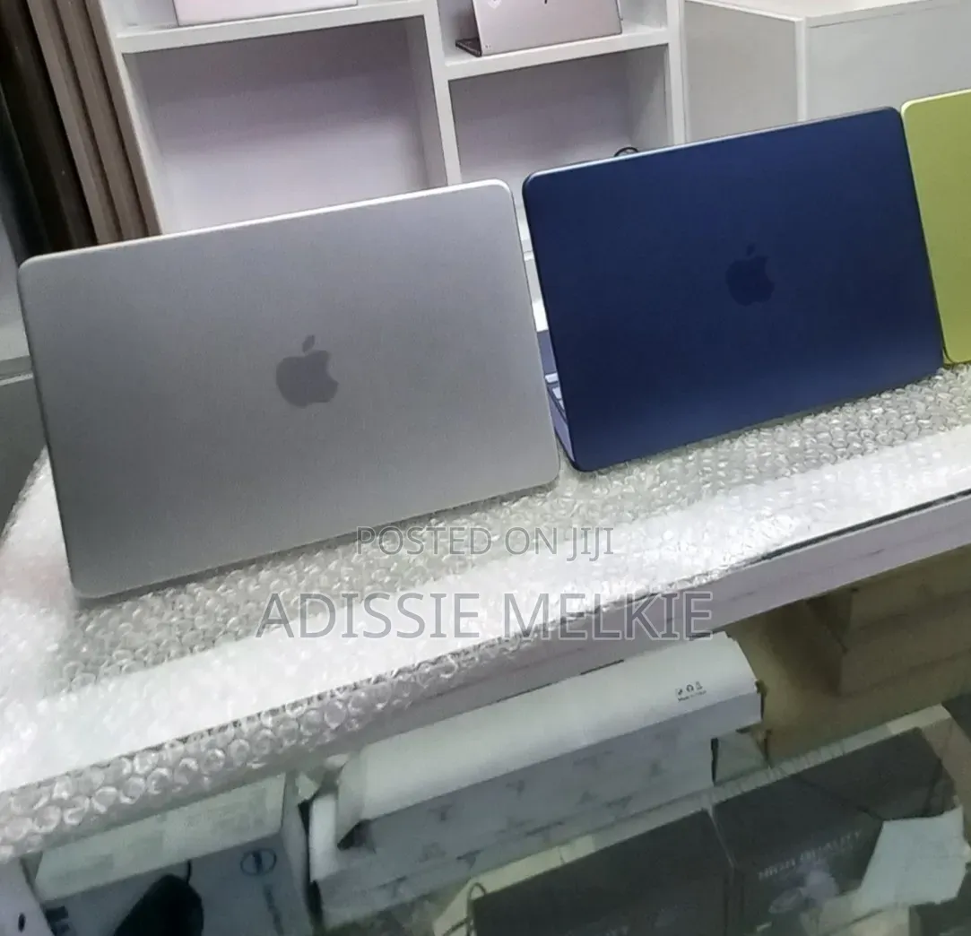 New Laptop Apple MacBook Neo 2026 8GB Intel Core 5 SSD 512GB
