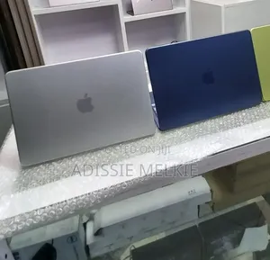 New Laptop Apple MacBook Neo 2026 8GB Intel Core 5 SSD 512GB