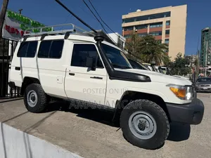 Toyota Land Cruiser 2020 White
