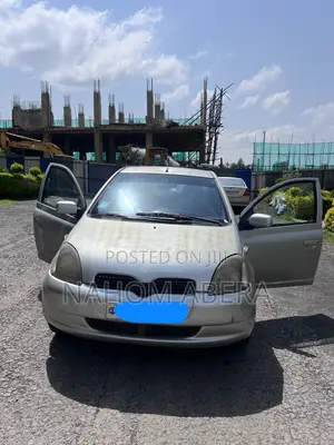 Toyota Vitz 2001 Silver