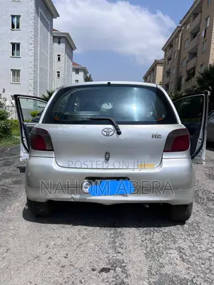 Toyota Vitz 2001 Silver