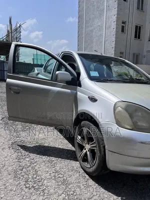 Toyota Vitz 2001 Silver
