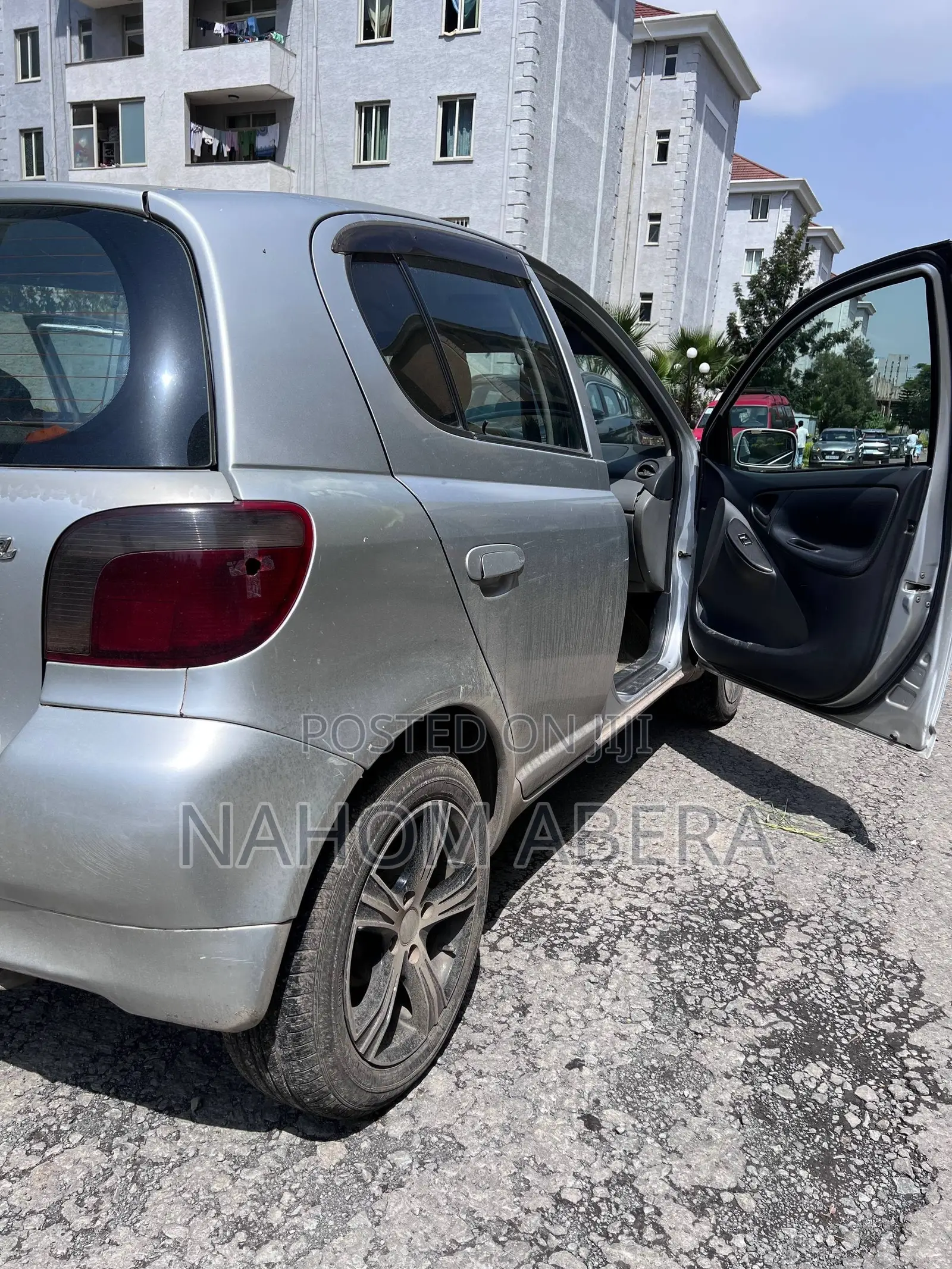 Toyota Vitz 2001 Silver