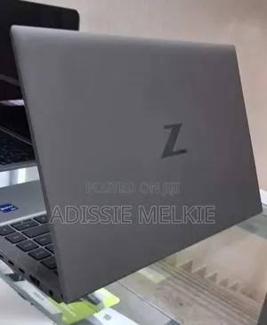New Laptop HP ZBook Firefly G8 16GB Intel Core i7 SSD 512GB