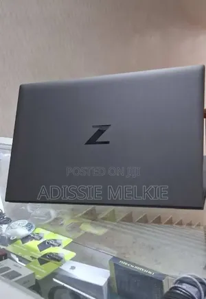 New Laptop HP ZBook Firefly G8 16GB Intel Core i7 SSD 512GB