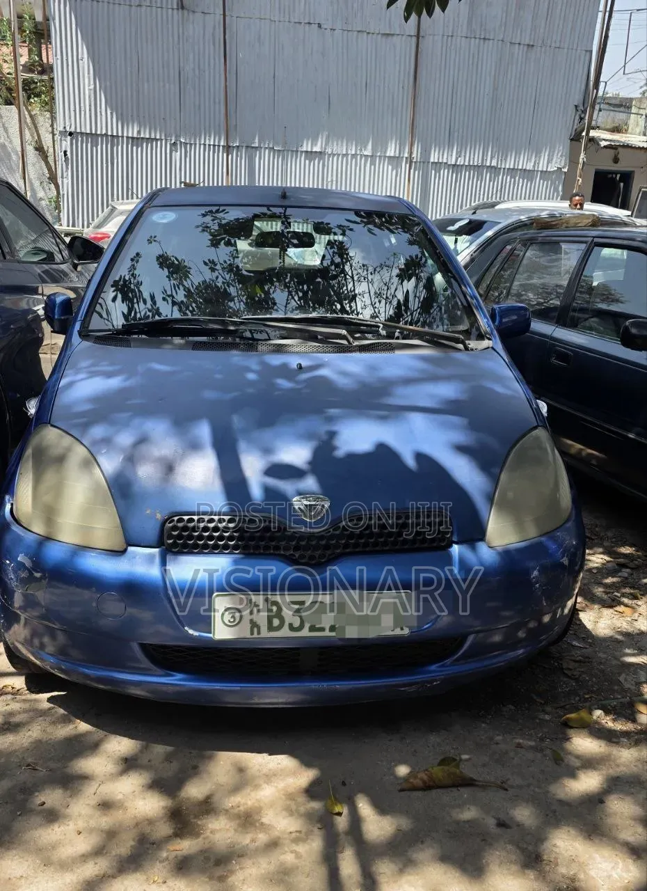 Toyota Vitz 2002 Blue