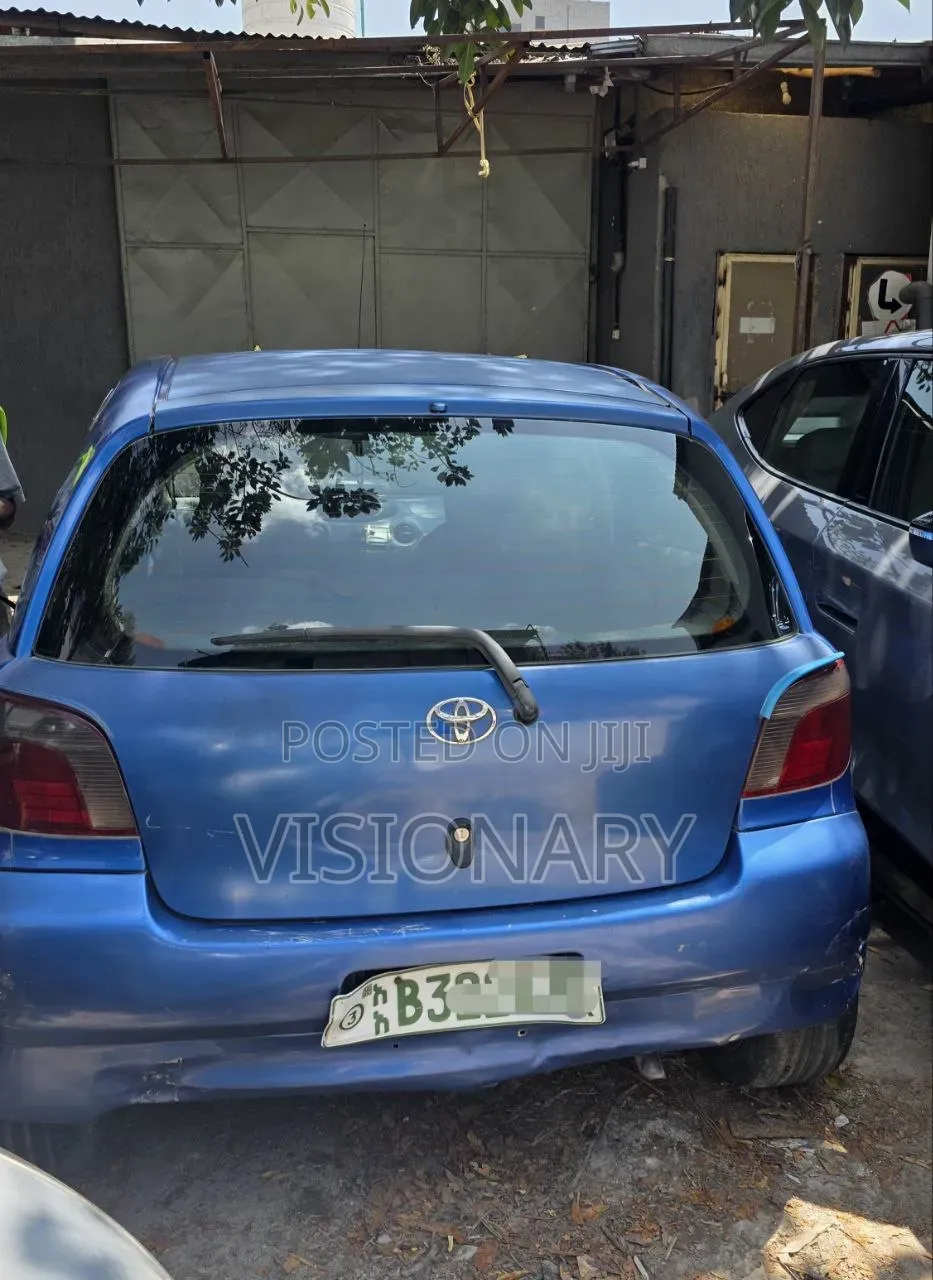 Toyota Vitz 2002 Blue