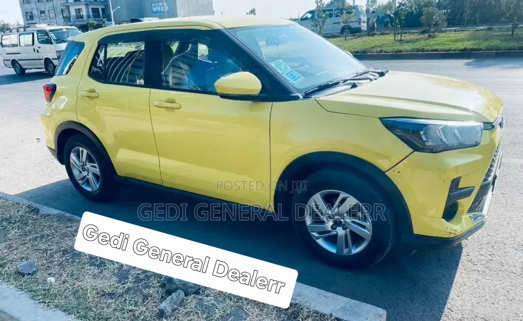 Toyota Raize 2022 Yellow