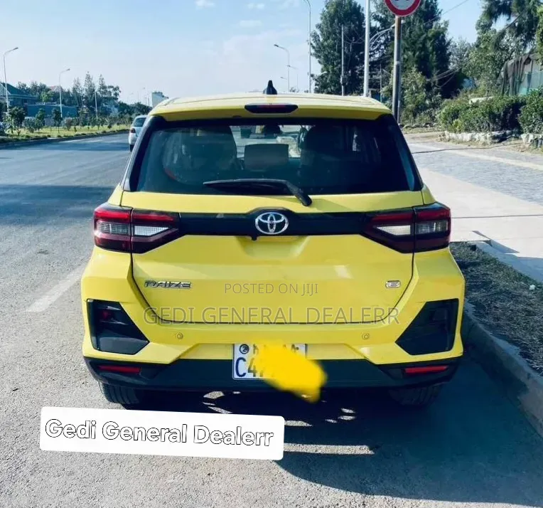 Toyota Raize 2022 Yellow