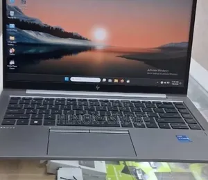 New Laptop HP ZBook Firefly G8 16GB Intel Core i7 SSD 512GB
