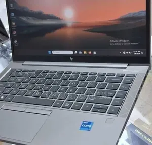 New Laptop HP ZBook Firefly G8 16GB Intel Core i7 SSD 512GB