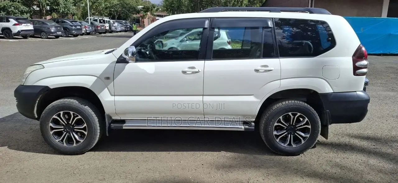 Toyota Land Cruiser Prado 2009 White