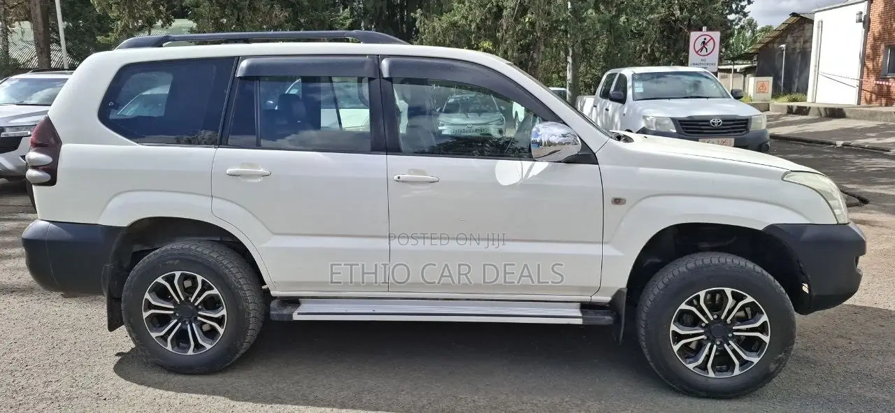 Toyota Land Cruiser Prado 2009 White