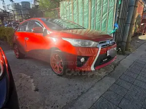 Toyota Yaris 2015 Orange