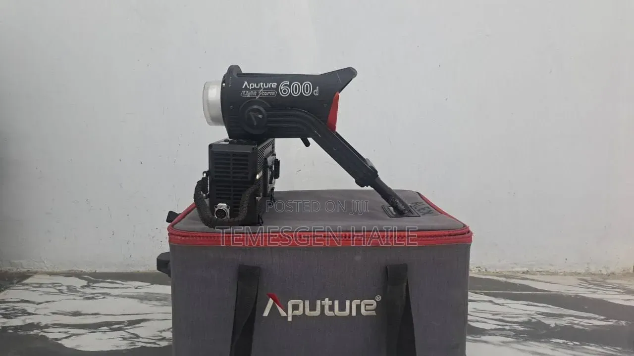 Aputure 600D and Dpro