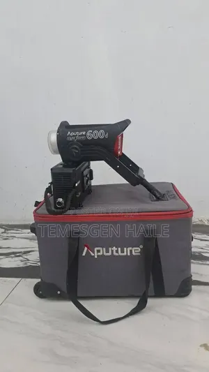 Aputure 600D and Dpro