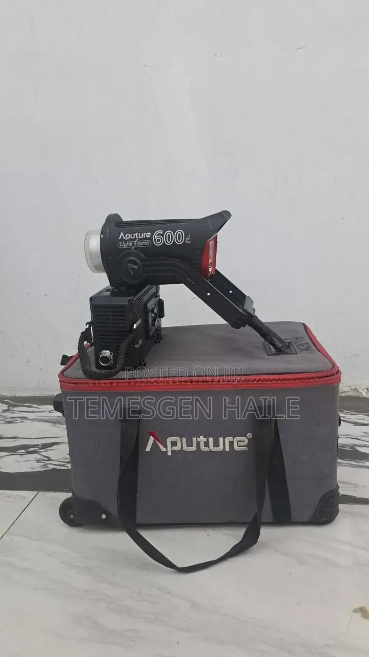 Aputure 600D and Dpro