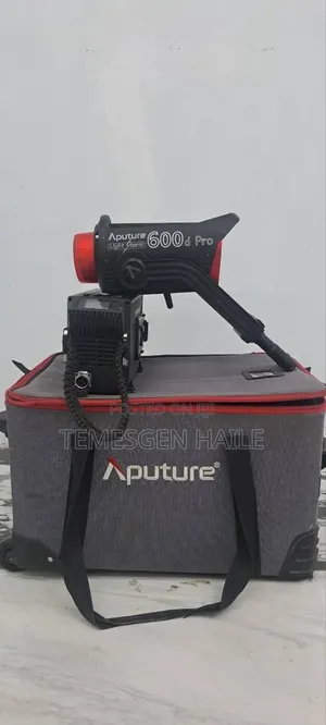 Aputure 600D and Dpro