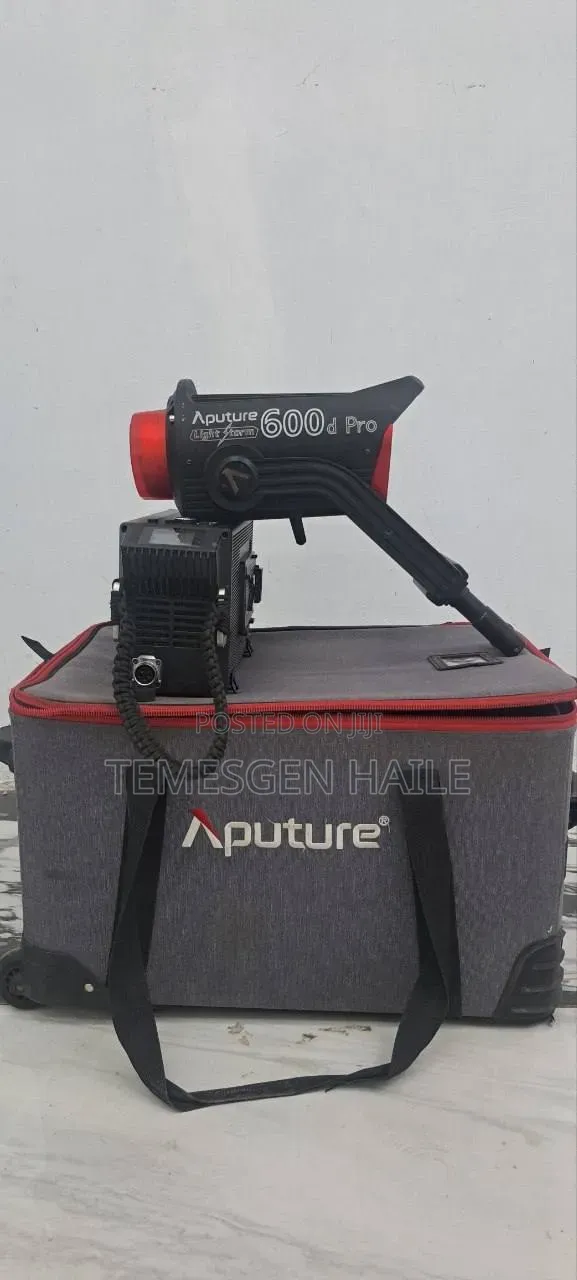 Aputure 600D and Dpro