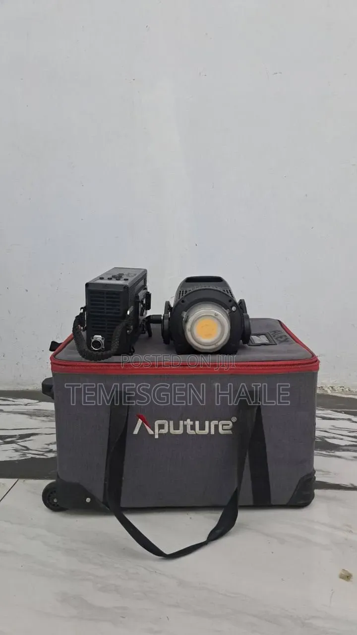 Aputure 600D and Dpro