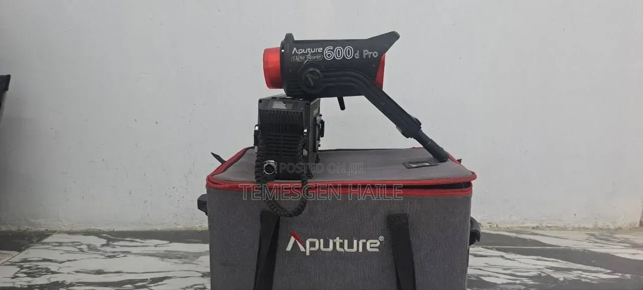 Aputure 600D and Dpro