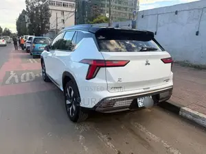Mitsubishi Airtrek 135 kW FWD 2024 White
