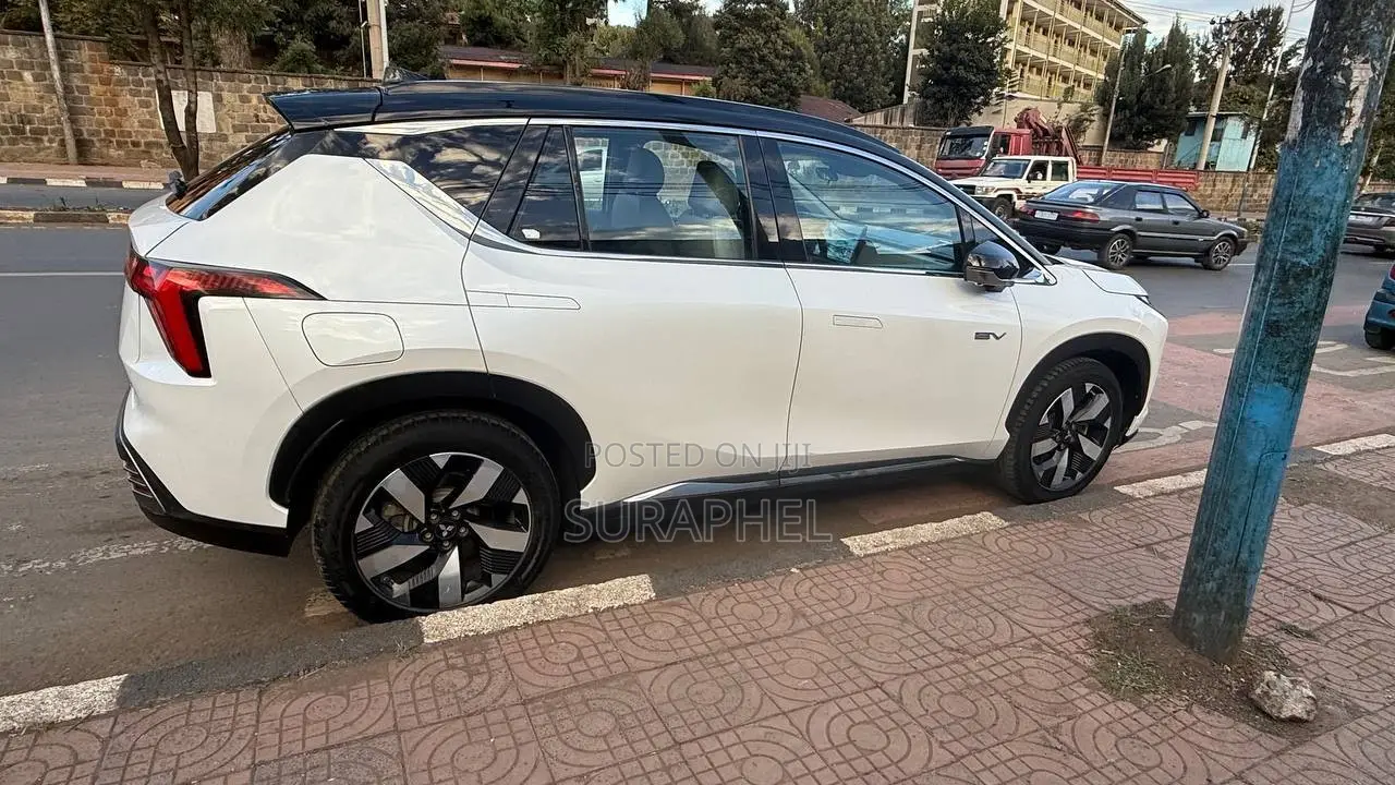 Mitsubishi Airtrek 135 kW FWD 2024 White