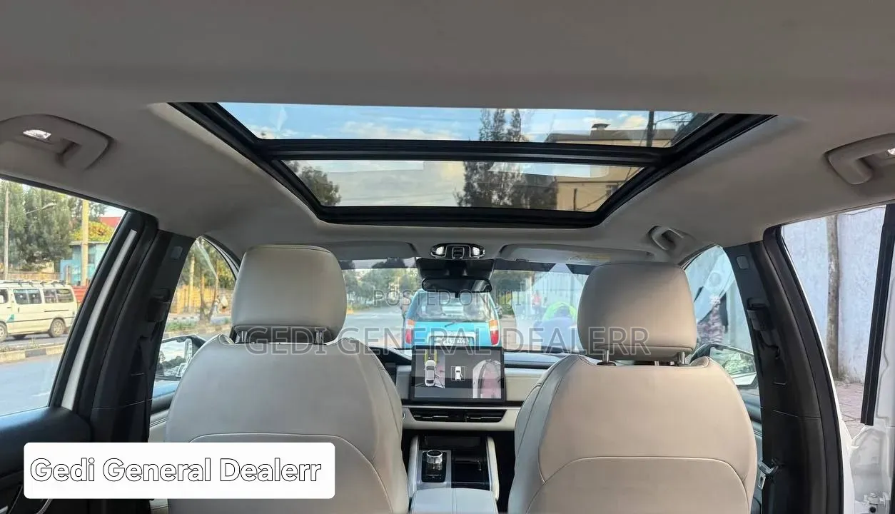 Mitsubishi Airtrek 135 kW FWD 2024 White