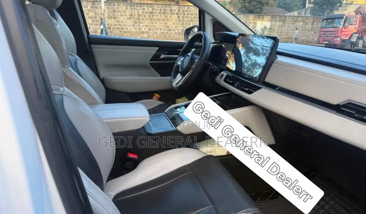 Mitsubishi Airtrek 135 kW FWD 2024 White